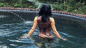 play La escoba mira paso a paso como chupar una polla a la perfección
