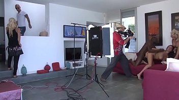 play الشقراء الفاسقة تصنع فيلم xnxx مع ممثل مشهور