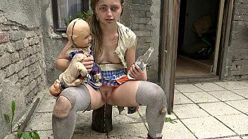 play Porn horror movie with a beggar who gives a blowjob because she is forced
