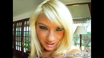 play Jasmine es una traficante sexual que tiene una doble penetración hardcore
