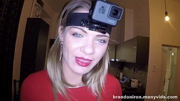 play He fucks his wife in the neck and drowns her with cum