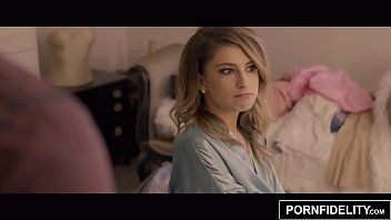 play Kristen Scott baise avec un fan éjaculant du sperme sur une femme