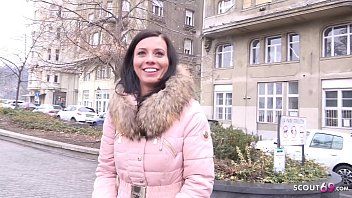 play Comment faire en sorte qu'une femme trouvée accidentellement en public soit enceinte