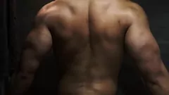 play Maestrul BDSM muscular controlează o locomotivă vaporoasă