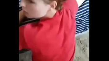 play Ad ottobre, questa donna viene costantemente scopata sulla spiaggia