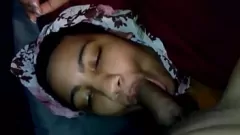 play Ebony Teen Babe da una intensa mamada de primer plano