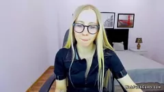 play Euro Beauty aus Belarus zeigt ihre kleinen Titten vor der Kamera