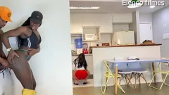 play Przyjaciel Jeffa Fucking Fernanda Chocolatte, podczas gdy Karen Oliver patrzy